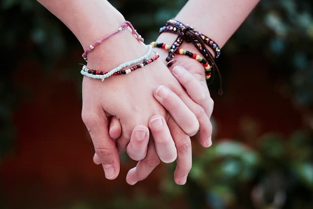 Guide complet pour l'entretien des bijoux en argent